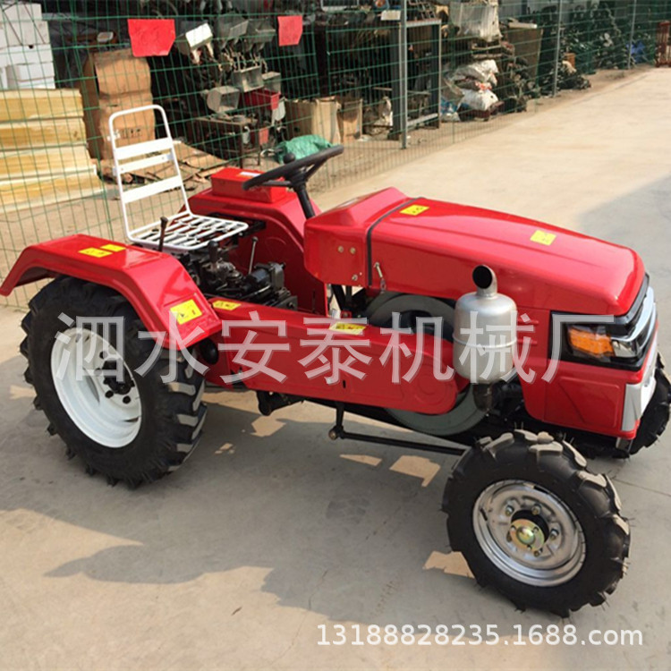 小型四輪拖拉機(jī)