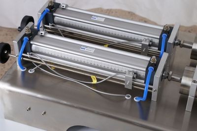 雙頭半自動膏體灌裝機 膏體液體化妝品定量灌裝機 氣動膏體罐裝機