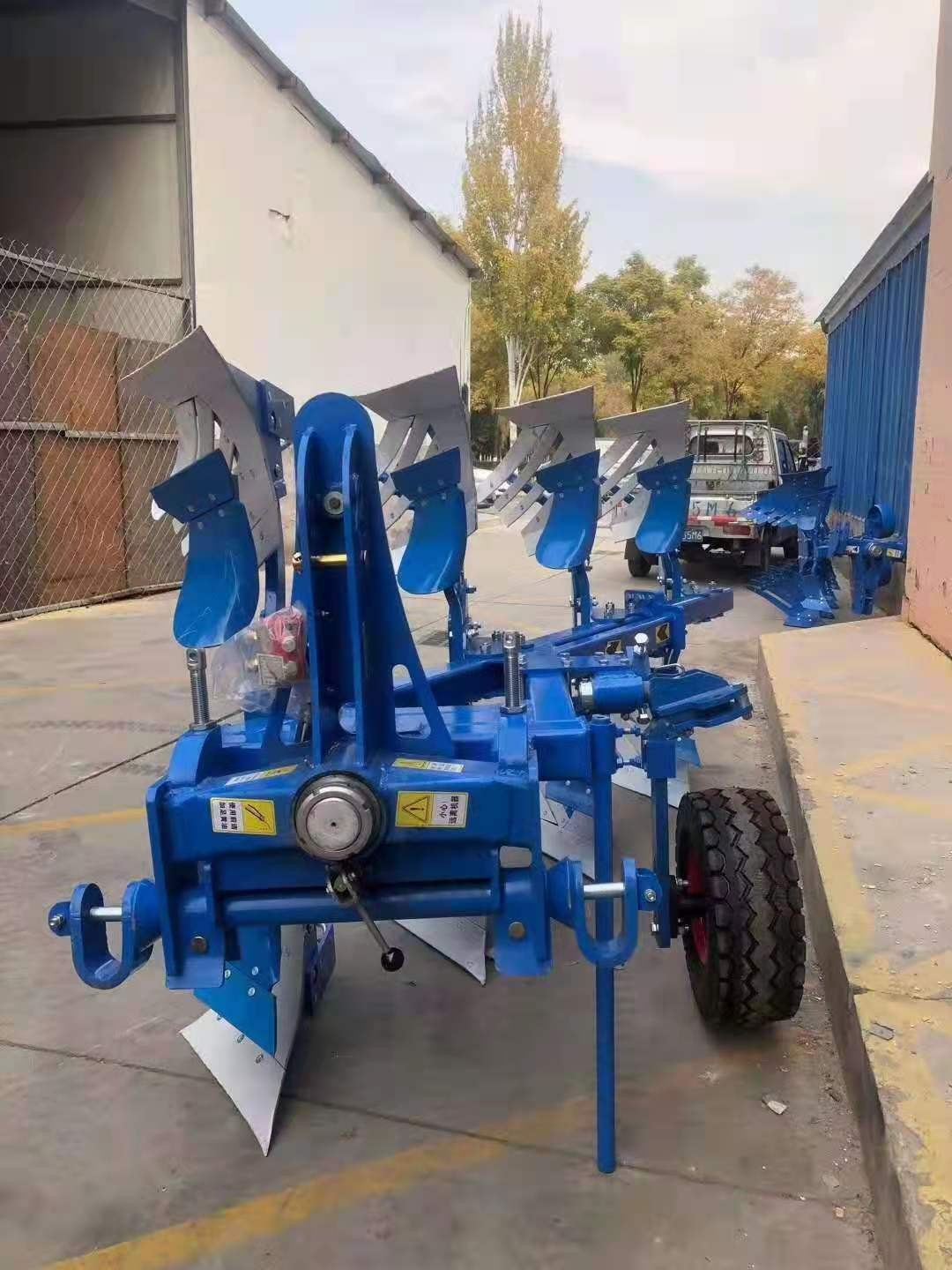 定制各種農機具液壓翻轉犁旋耕機四輪車大中小型拖拉機帶深翻旋耕