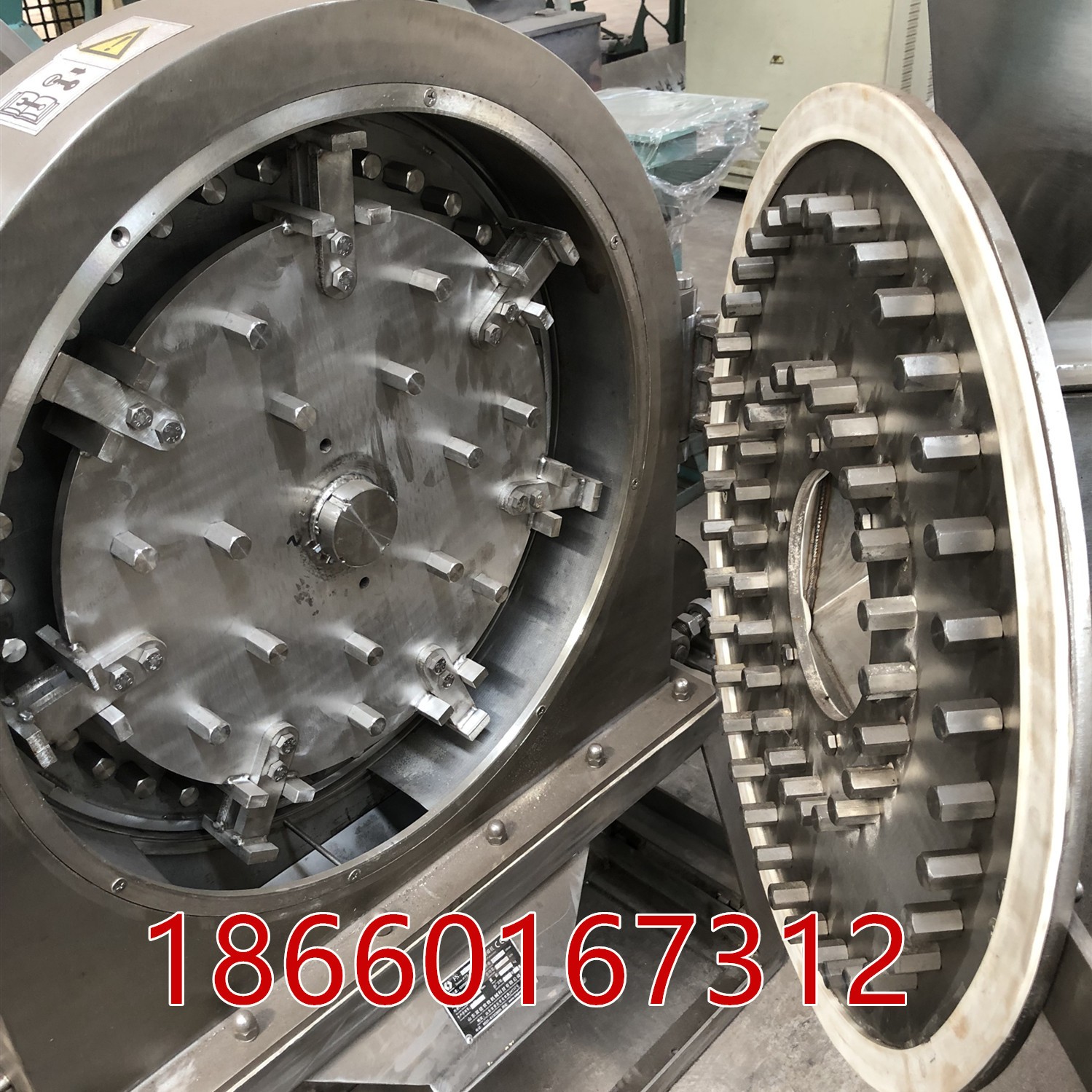 山東泡濕大米粉碎機視頻，高速雜糧磨粉機，大米磨粉機廠家MT