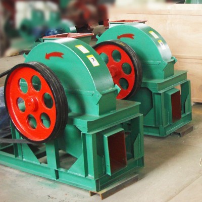 木材樹枝竹子移動(dòng)破碎機(jī) 秸稈木頭碎木機(jī) 藥材刨花機(jī)