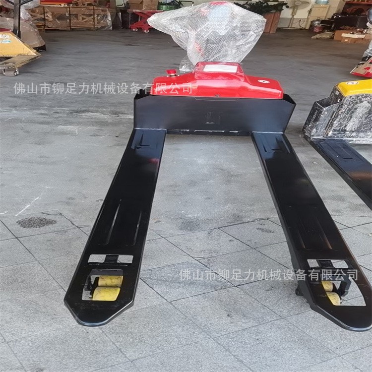 供應(yīng)1.5噸電動(dòng)式搬運(yùn)叉車與2噸蓄電池鋰電款的電動(dòng)搬運(yùn)車價(jià)格
