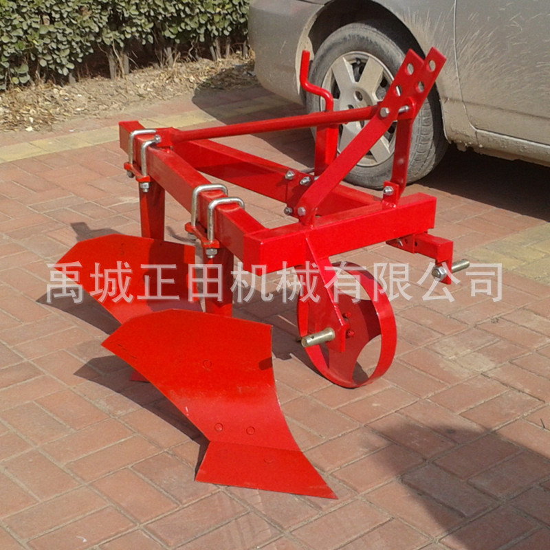 1L-225 小型鏵式犁耕地機(jī)
