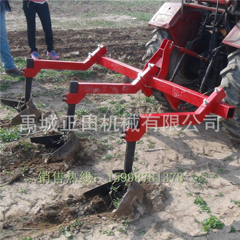 農(nóng)田中耕機(jī)生產(chǎn).jpg