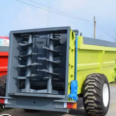 大連雨林供應(yīng)12噸大型有機(jī)肥撒肥車(chē) 禽畜糞肥拋糞機(jī) 揚(yáng)糞機(jī)