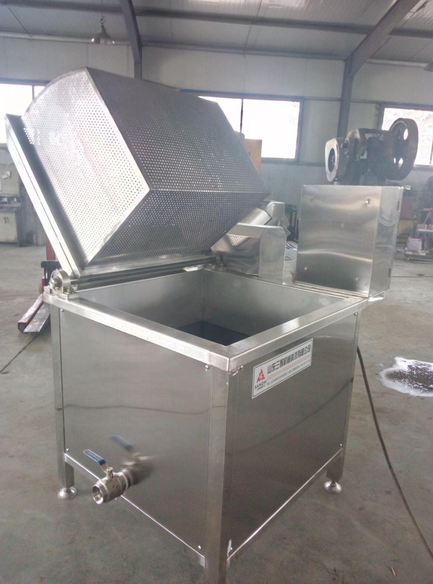 8C33B33840D6B4517C578B4E04CEE0