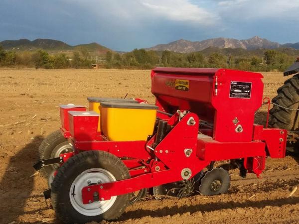 中農機2BMY-2免耕精密播種機