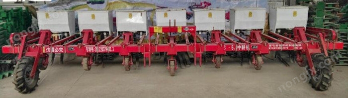 奎屯吾吾農(nóng)機3ZF-5.0中耕追肥機