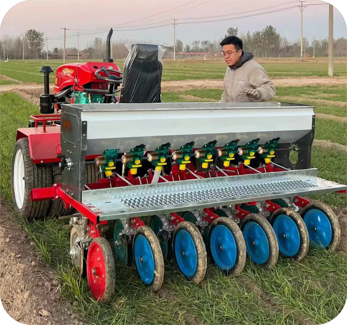 小麥?zhǔn)┓蕶C(jī)、種地大戶(hù)用小麥追肥機(jī)