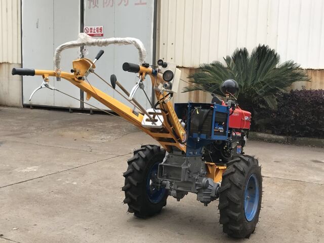手扶拖拉機