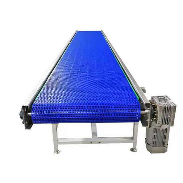 聚乙烯PE塑料鏈板轉(zhuǎn)彎輸送機(jī)物流快遞流水線PVC擋板式爬坡提升機(jī)