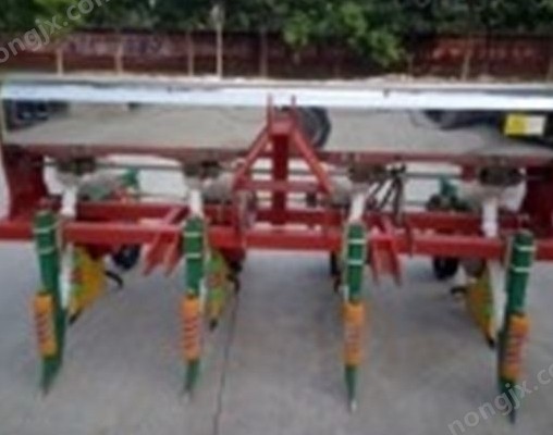河?xùn)|雄風(fēng)2BFM-3A玉米免耕施肥播種機(jī)