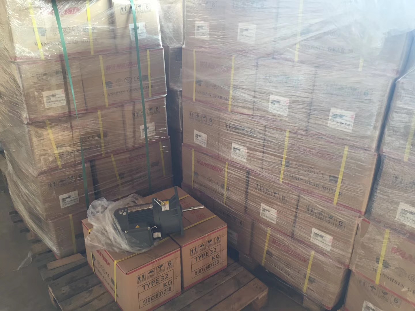 自動(dòng)料線 雞舍養(yǎng)雞料線 養(yǎng)雞自動(dòng)料線 肉雞養(yǎng)殖設(shè)備 平養(yǎng)雞料線