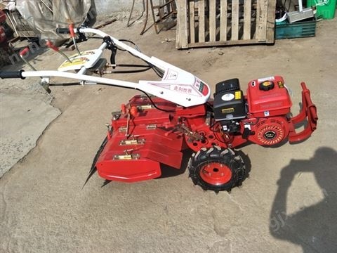 四驅(qū)微耕機(jī)