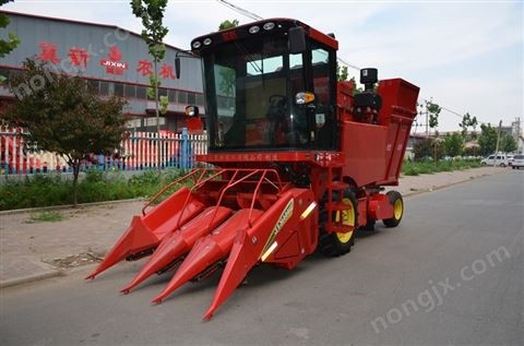冀新三行玉米收割機(jī)